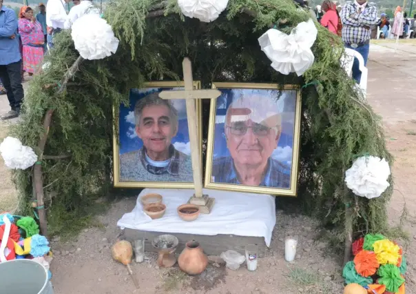 Conmemoran primer aniversario luctuoso de los 2 sacerdotes Jesuitas