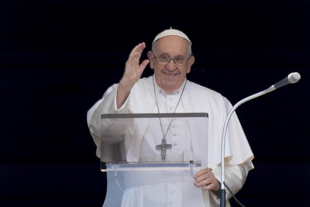 El papa Francisco en la Plaza de San Pedro en la Ciudad de Vaticano el 18 de junio de 2023. (AP foto/Andrew Medichini)