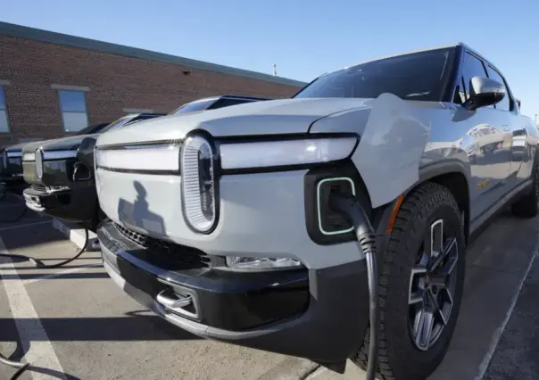 Rivian se une a GM y Ford en la adaptación a la red de carga eléctrica de Tesla