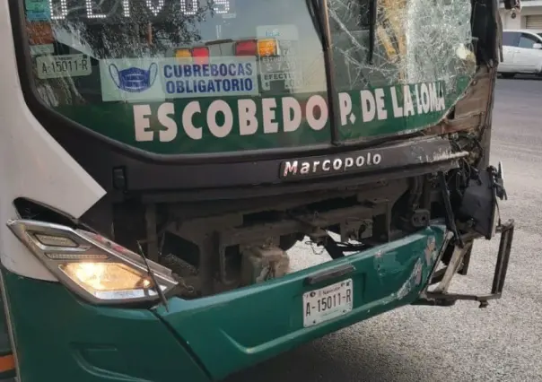 Choque entre rutas deja cinco lesionados en el Centro de Monterrey