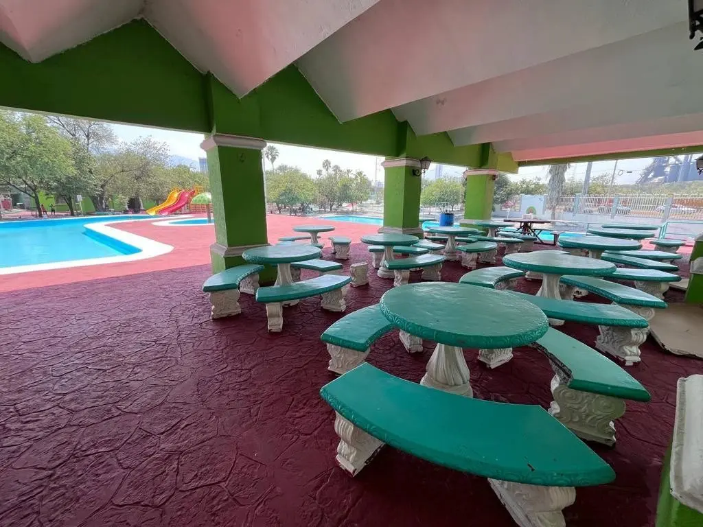 Reabrirán este sábado las albercas de Monterrey