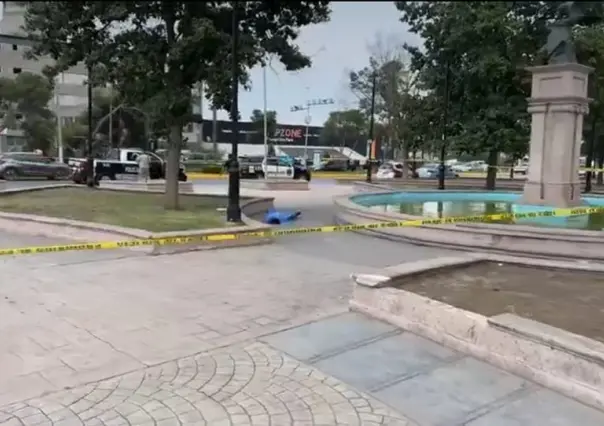 Se mete hombre a fuente para refrescarse y muere en Saltillo