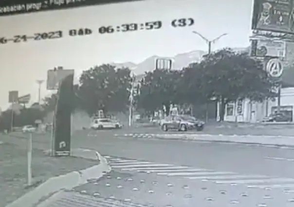 VIDEO: Captan momento de la carambola que deja 2 muertos en Garza Sada