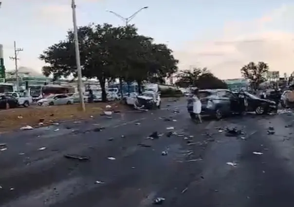 Carambola deja 2 muertos y 5 lesionados en la avenida Eugenio Garza Sada