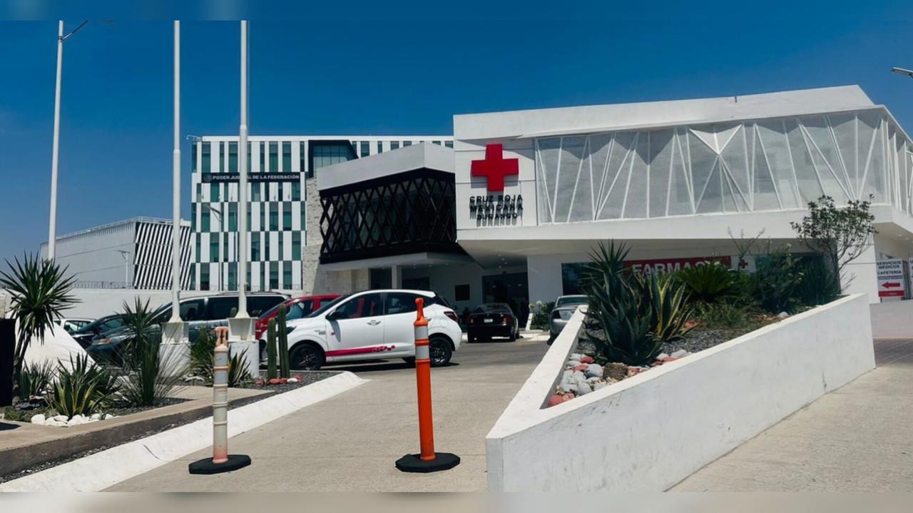 Ambulancia de la Cruz Roja se impactó contra camioneta particular en supercarretera Durango-Mazatlán. Foto: Archivo