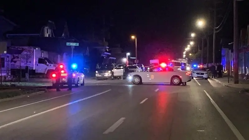 Tiroteo deja 2 muertos y decenas de heridos en fiesta callejera de Michigan