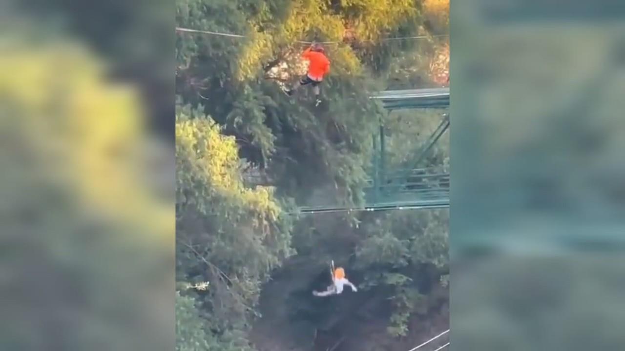 VIDEO: Cae niño tras romperse tirolesa en el Parque Fundidora