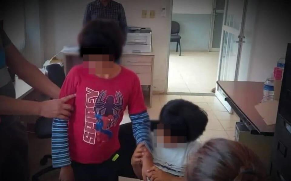 Los hermanitos un niño y una niña ambos de ocho años fueron resguardados por parte de la Fiscalía General de Justicia de Tabasco. Foto: Facebook Fátima Vázquez Digital