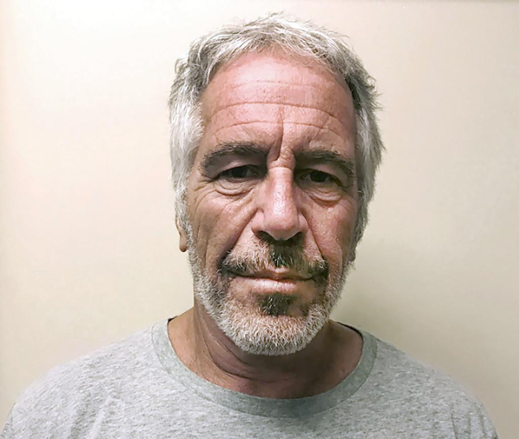 Foto suministrada por el Registro de Delincuentes Sexuales del Estado de Nueva York el 28 de marzo de 2017, del financista Jeffrey Epstein, acusado de abusos sexuales. (Registro de Delincuentes Sexuales del Estado de Nueva York via AP)