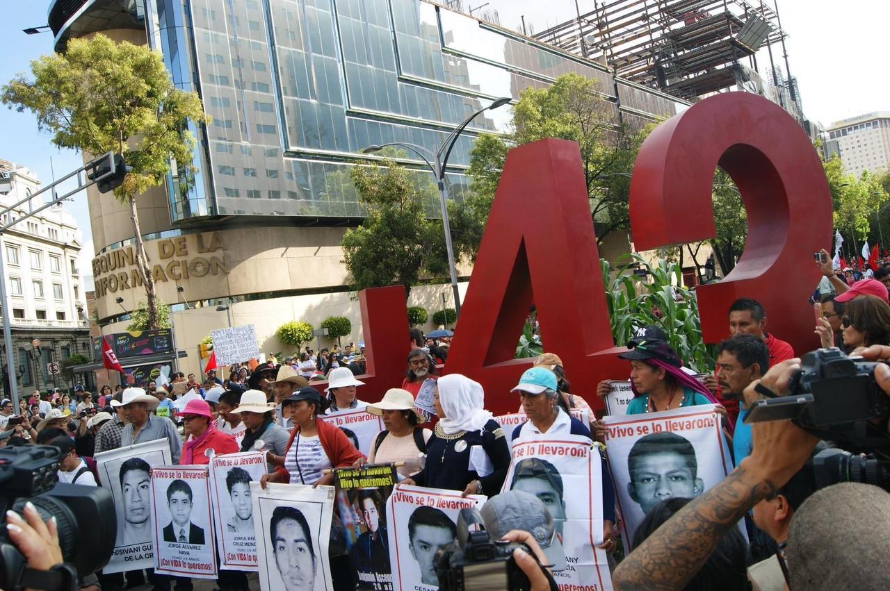 Marcha por 43 estudiantes de ayotzinapa, 2023. Foto: twitter