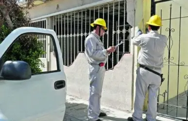 Detienen a sujetos quienes se hacían pasar por trabajadores de la CFE