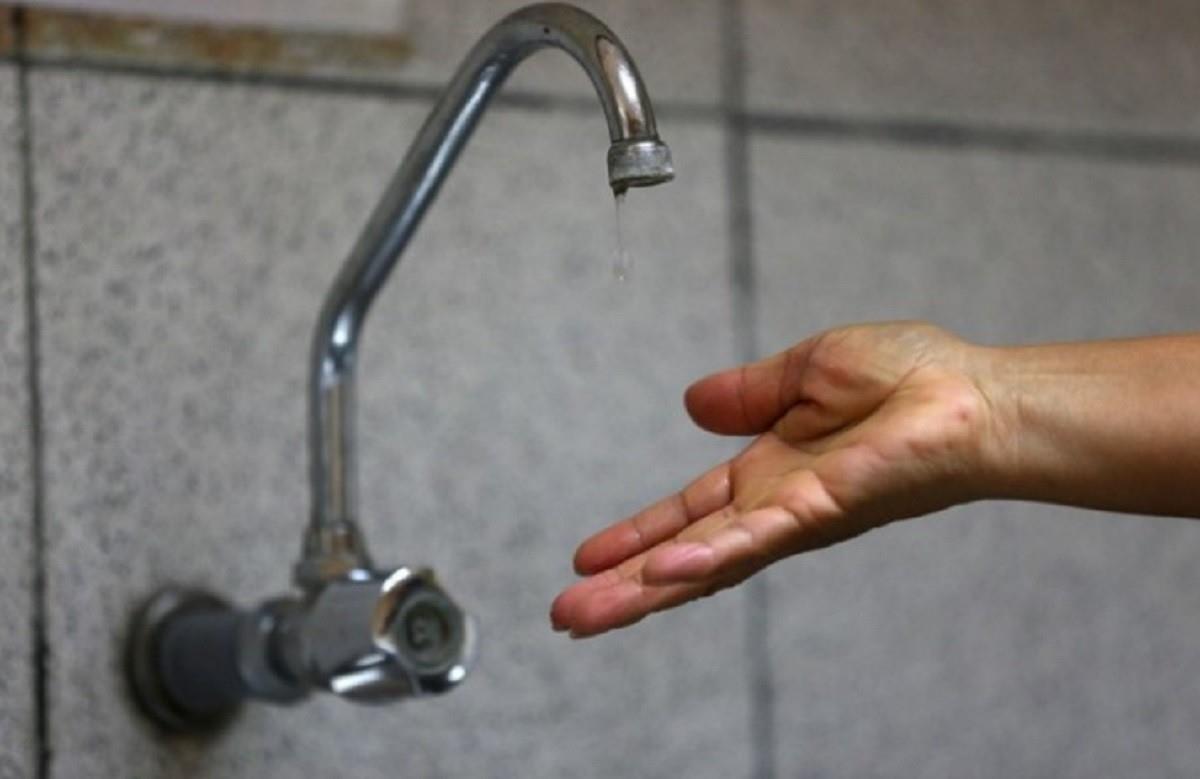 Agua y Drenaje de Monterrey anunció cortes de agua y bajas presiones en colonias de Monterrey, Escobedo, García y El Carmen. Foto: La Voz de La Reina