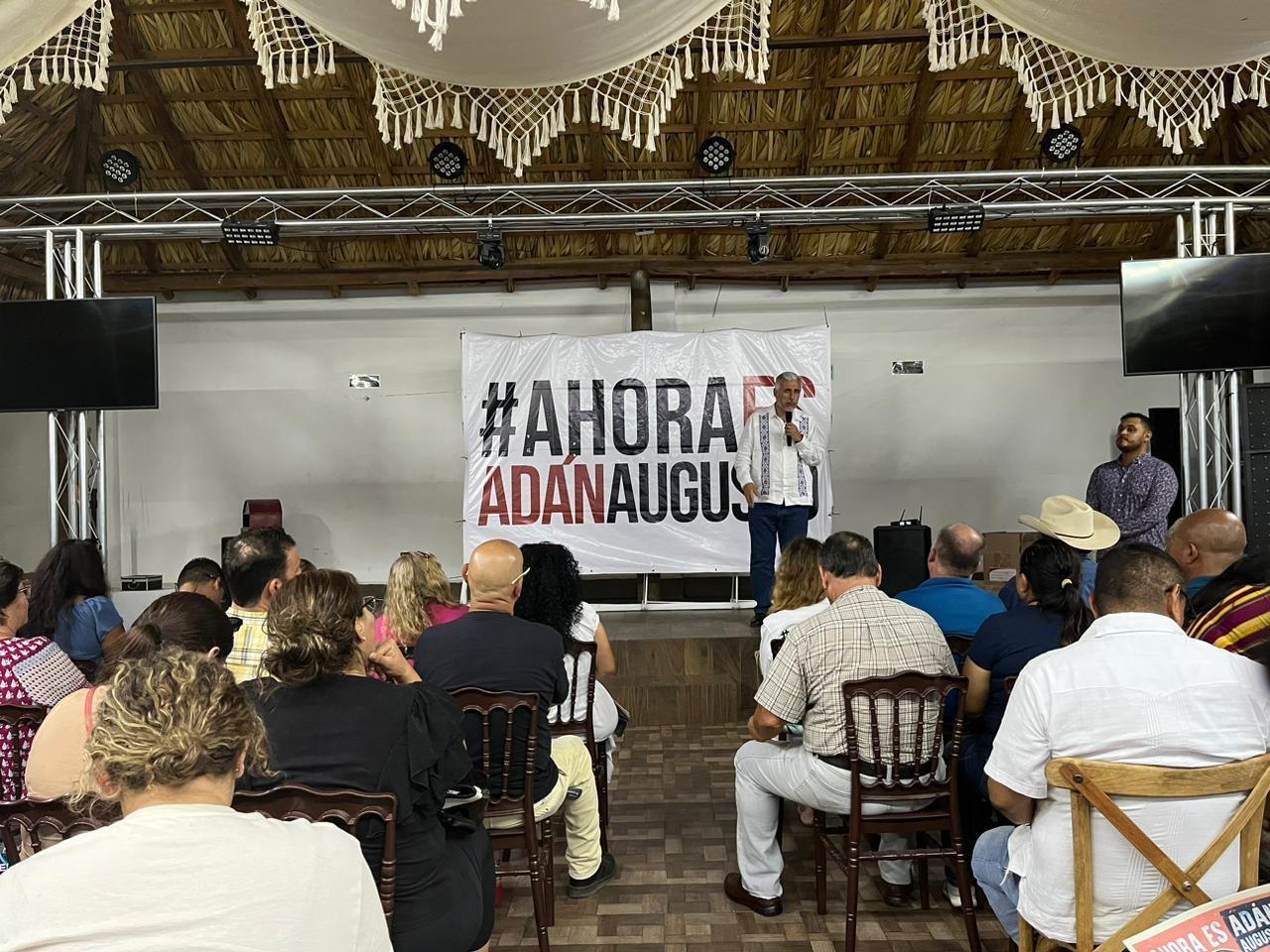 Con su presencia, el senador vino a respaldar a Adán Augusto, quien es aspirante a la candidatura presidencial de MORENA. Foto: Cynthia Pardo