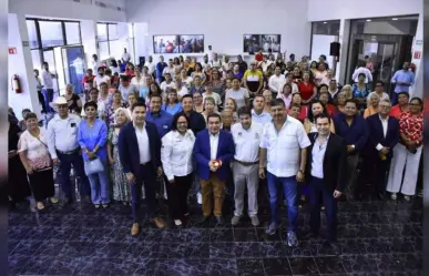 Alcaldesa de Gómez Palacio recibió medalla del centenario luctuoso de Francisco Villa
