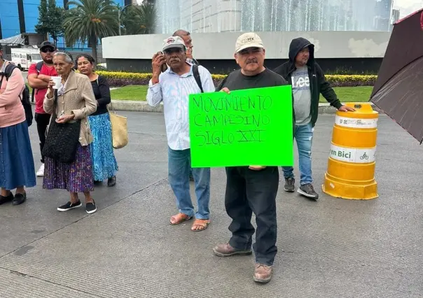 Transportistas y campesinos cierran Paseo de la Reforma; piden pago de hectáreas