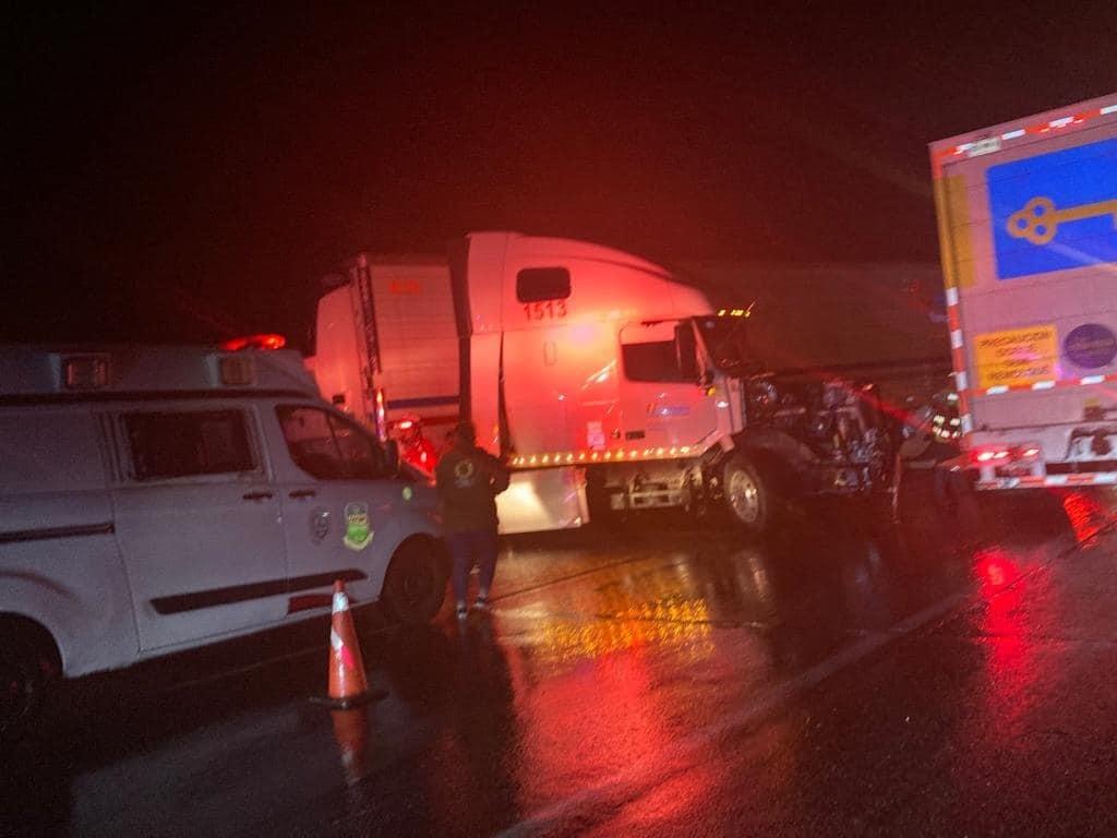 Choque múltiple deja un muerto y 2 heridos en Zacatecas