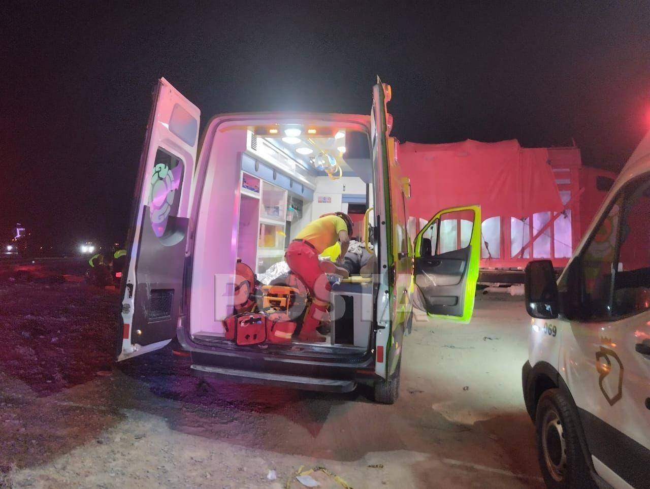 Deja choque de autobús y camión de carga 4 muertos en Galeana