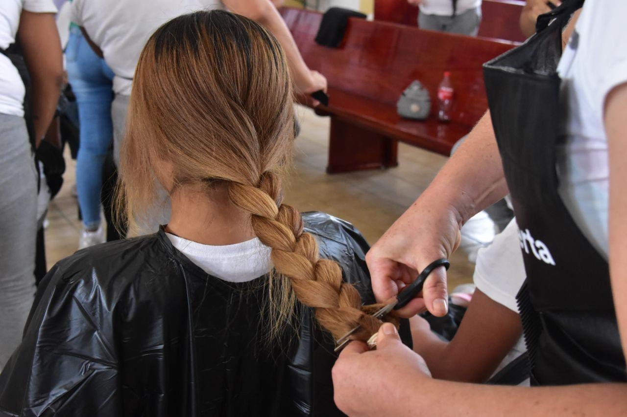 Personas privadas de la libertad participaron voluntariamente en la donación de cabello para la elaboración de pelucas. Foto. Cortesía