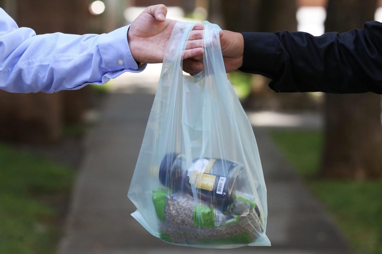 La triste realidad es que la mayoría de las bolsas plásticas no se reutilizan ni se reciclan, sino que son desechadas después de un solo uso. Foto: Especial.