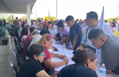 Ensayan porras y ondean banderas en Asamblea Informativa de Claudia Sheinbaum