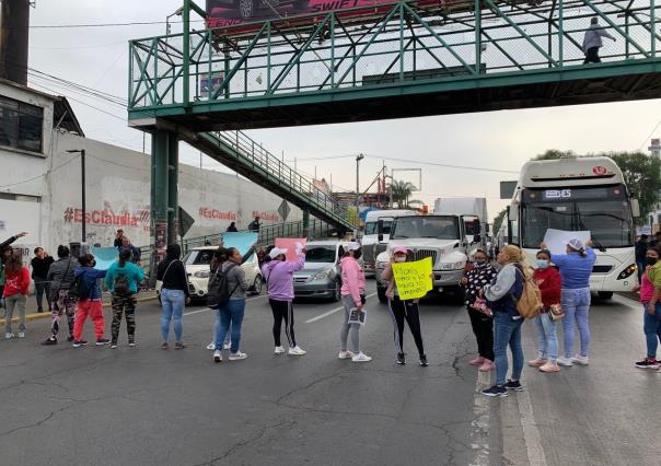 Bloquean vecinos de Ecatepec, Vía Morelos por falta de agua