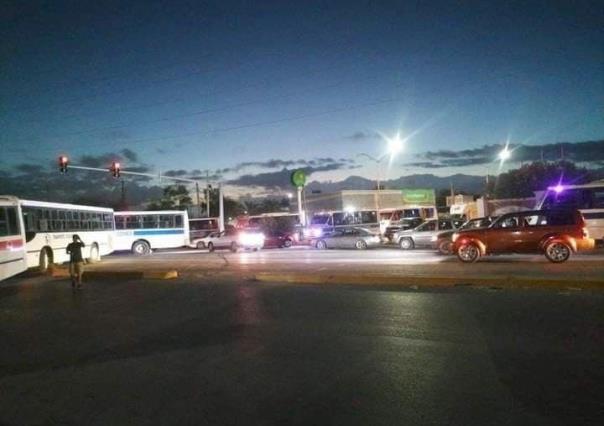 Amanece Reynosa con narcobloqueos y balaceras