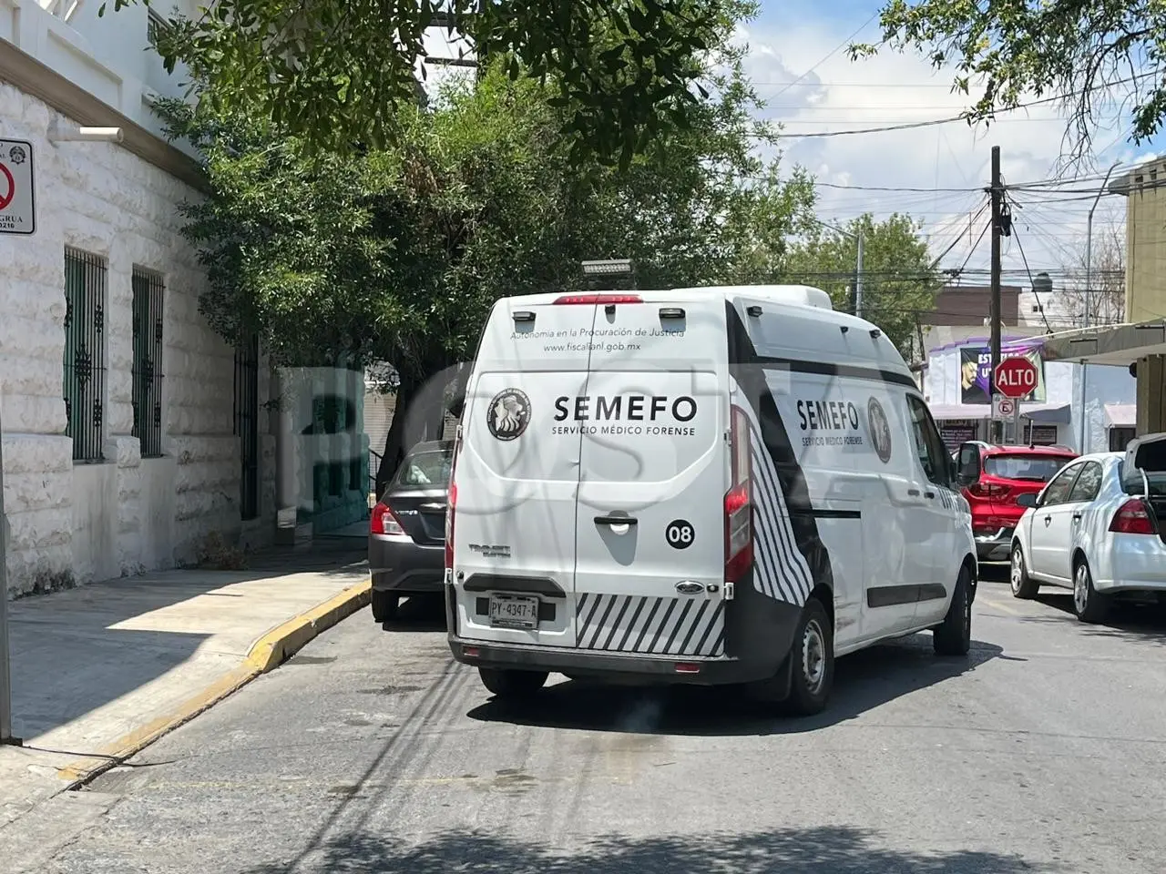 Elementos policiacos acordonaron el área sin afectar la vialidad, en tanto periciales se encargó de levantar indicios correspondientes. Foto: Especial/ POSTAMX