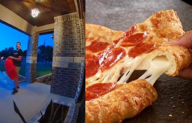 Dan a repartidor de pizza 5 dólares de propina e insulta a clienta