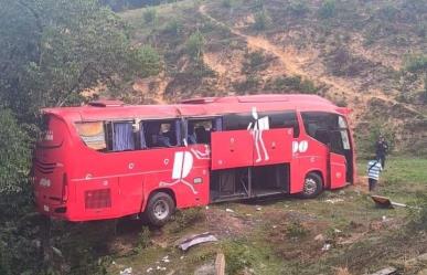 Se desbarranca autobús en Hidalgo; deja 15 lesionados