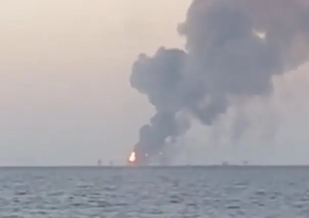 Explosión causa incendio en plataforma Cantarell de Pemex en Campeche