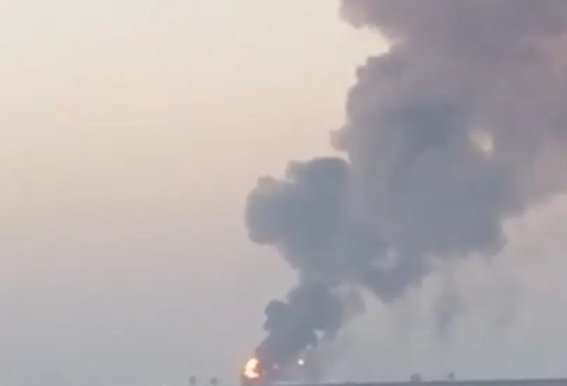Explosión causa incendio en plataforma Cantarell de Pemex en Campeche