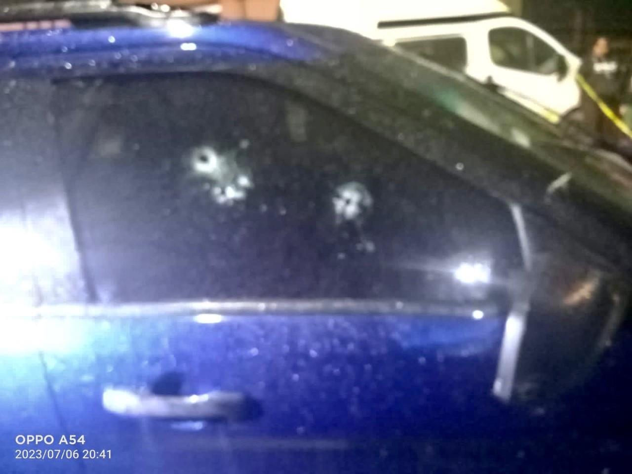 Ejecutan a dos hombres abordo de una camioneta en Chimalhuacán