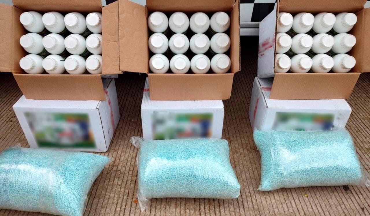 Las más de 600 pastillas de fentanilo estaban ocultas dentro de botes de proteína vegetal. Foto: Facebook Guardia Nacional