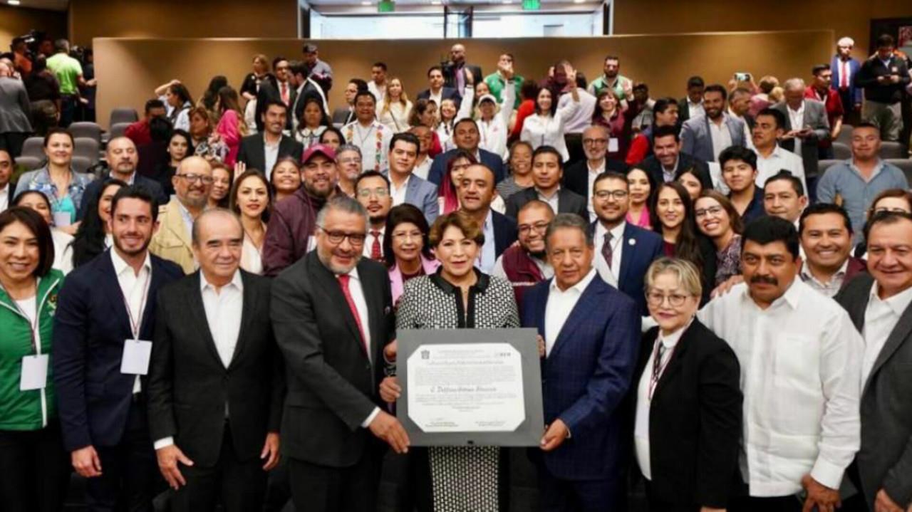 Delfina Gómez Álvarez es gobernadora electa por el Estado de México, recibió la constancia de mayoría que acredita su triunfo en la elección del pasado 4 de junio. Foto: Cortesía