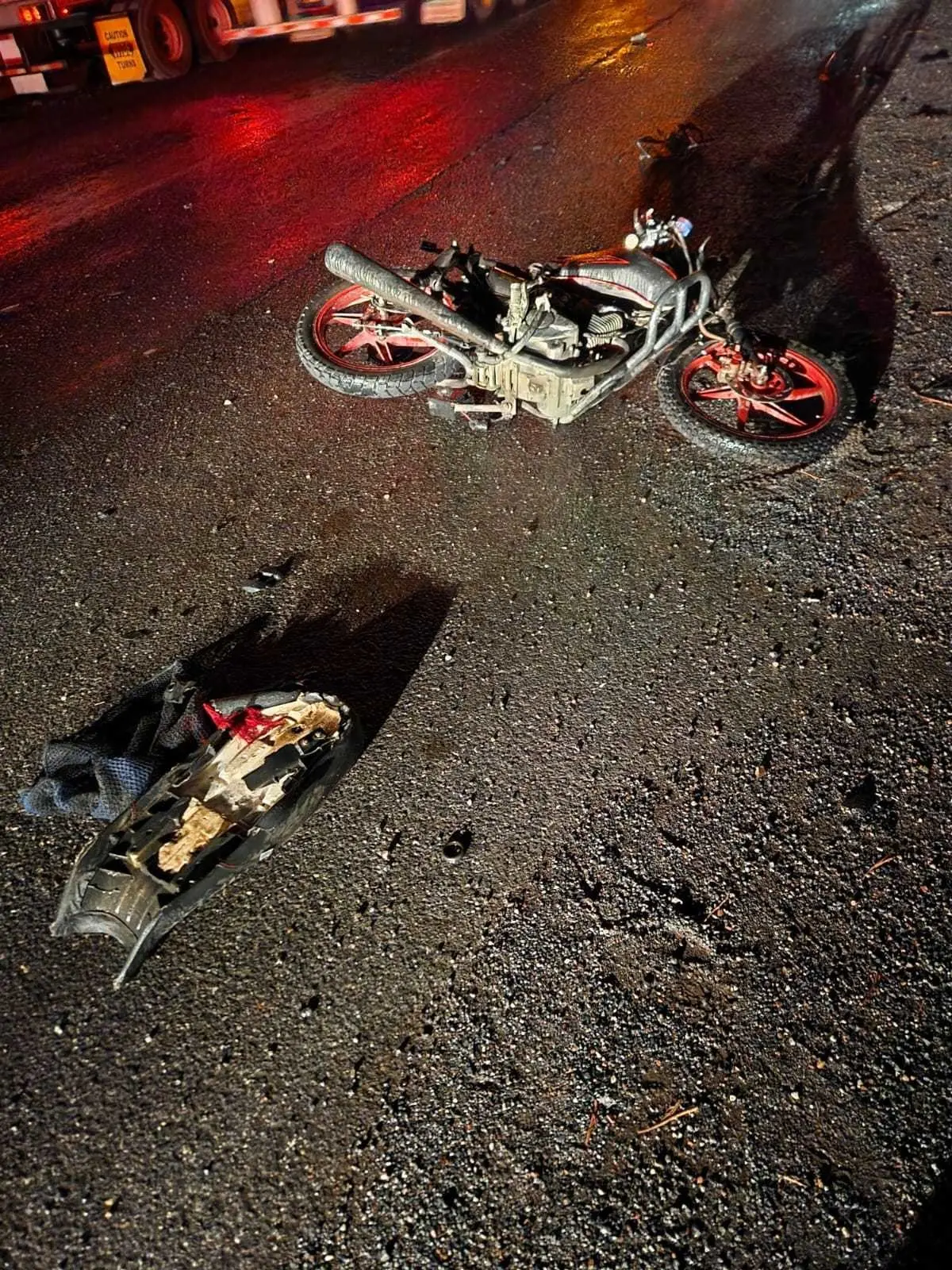 Tráiler embiste y mata a motociclista en Zacatecas
