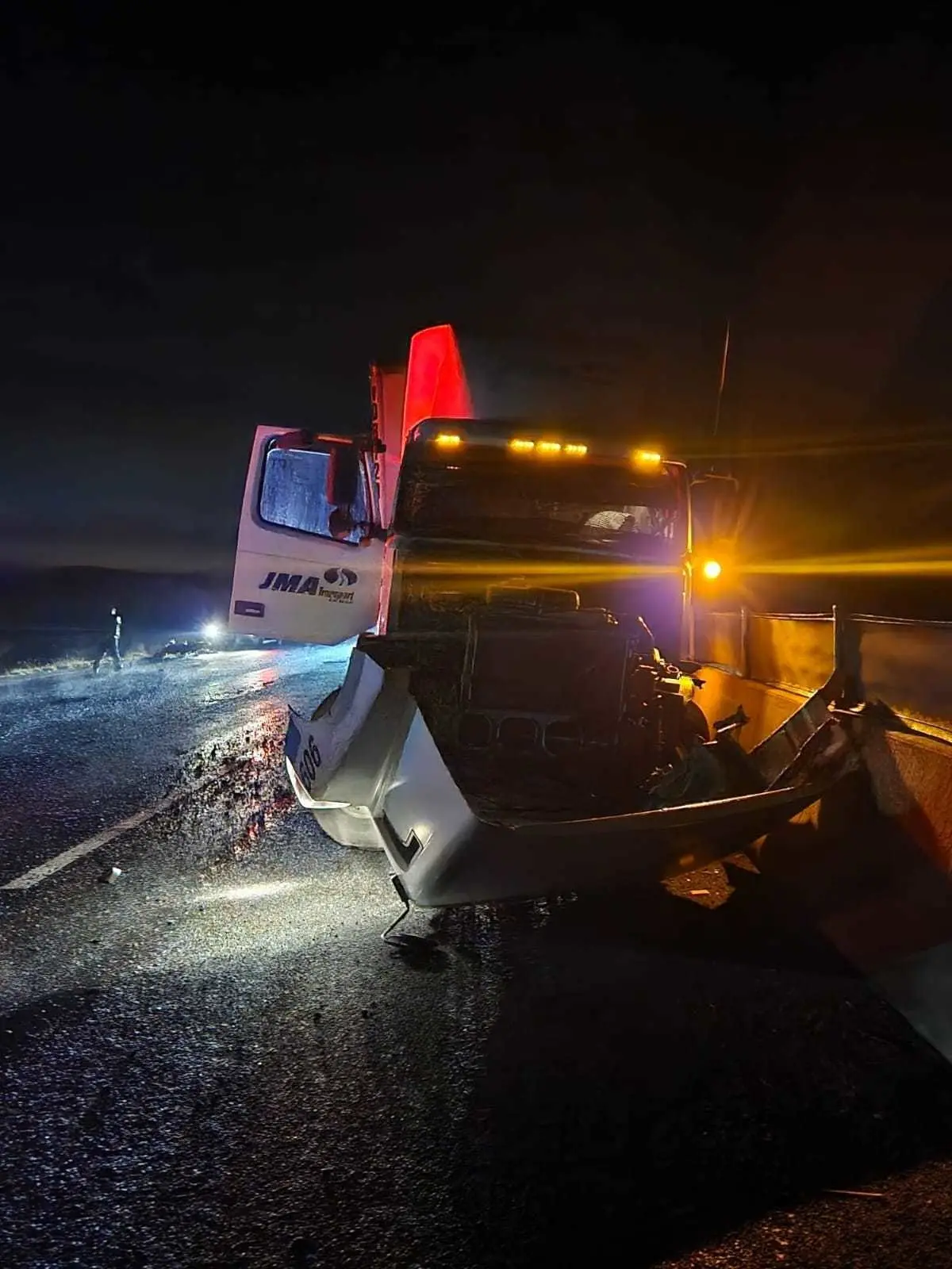 Tráiler embiste y mata a motociclista en Zacatecas