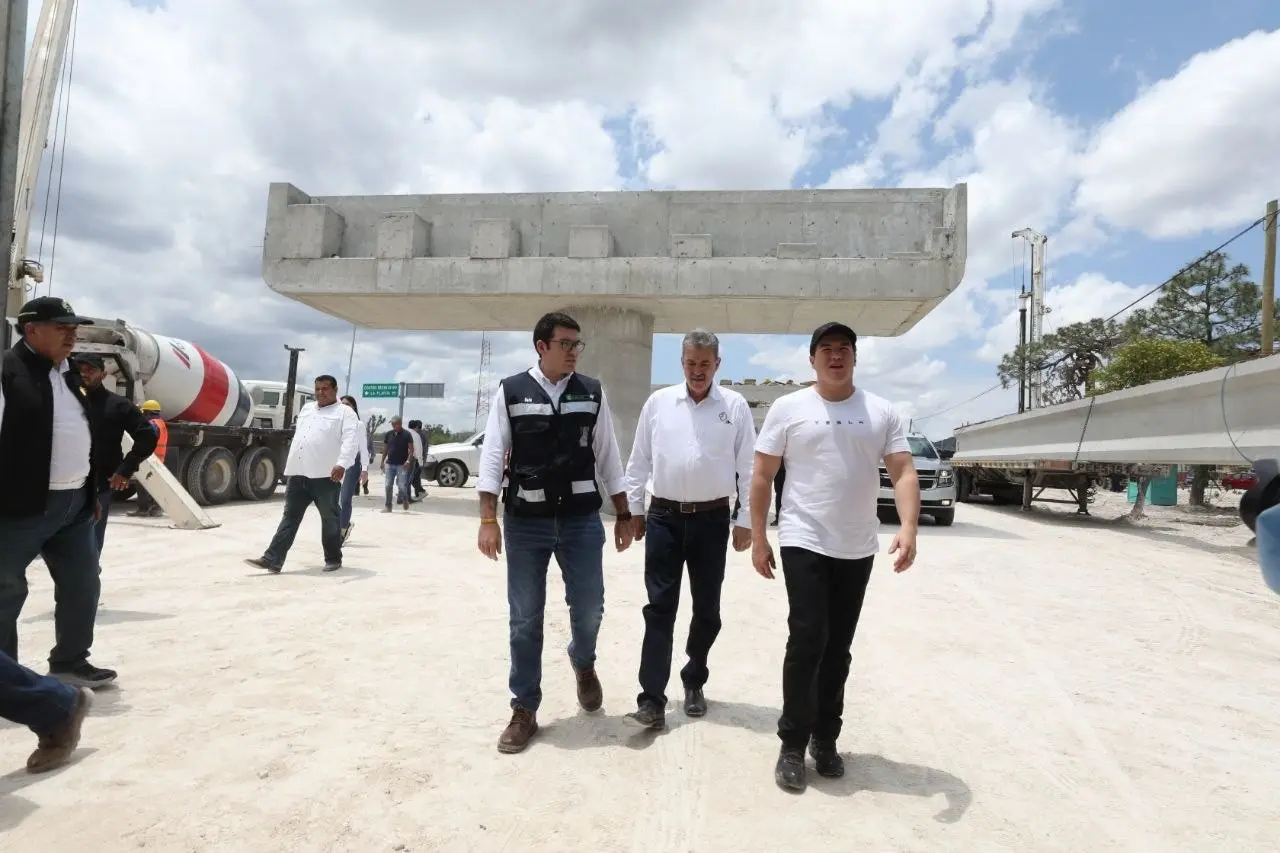 Avanza 26% construcción de la carretera Interserrana