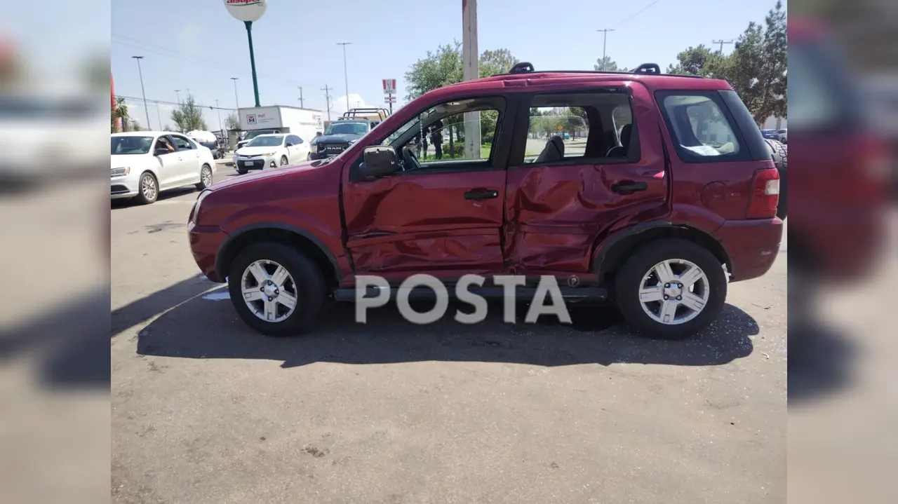 Zacatecano se pasa un alto y choca a familia duranguense; muere una abuelita
