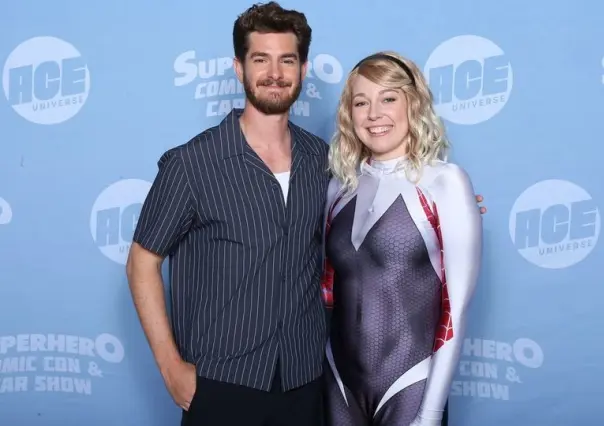 ¡Ya se dejó tocar! Andrew Garfield convive de cerca con fans en convención