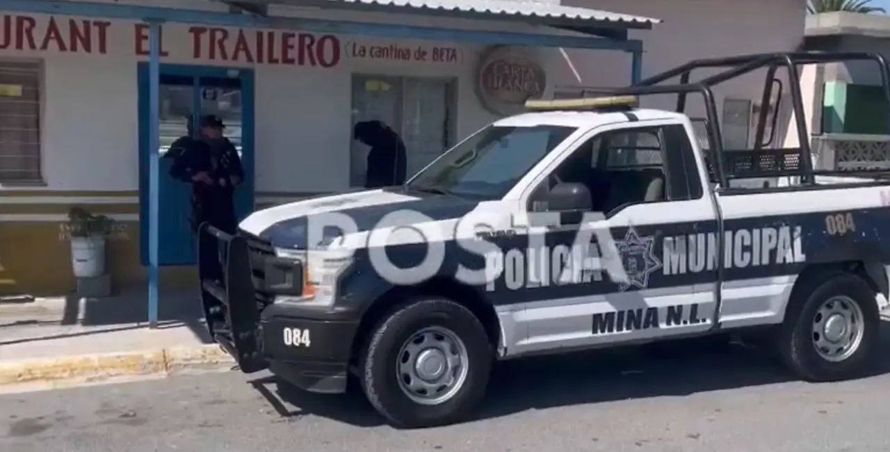 Policías de Mina resultan ilesos tras ser atacados a balazos por delincuentes sobre la carretera a Monclova. Foto: Raymundo Elizalde