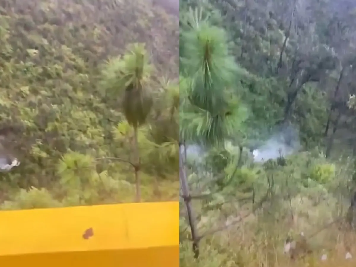 Un vehículo Razer cayó a un barranco en el municipio de Santiago; Protección Civil Nuevo León rescata a dos personas tras el accidente. Foto: Protección Civil Nuevo León