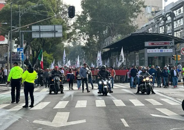 Marcha mensual del SME altera tráfico en Paseo de la Reforma