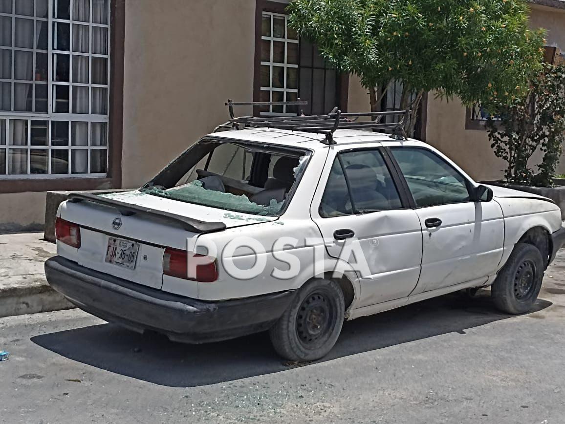 Los mismos encontraron daños en un par de autos, uno de ellos presuntamente de la víctima. Foto: Raymundo Elizalde.