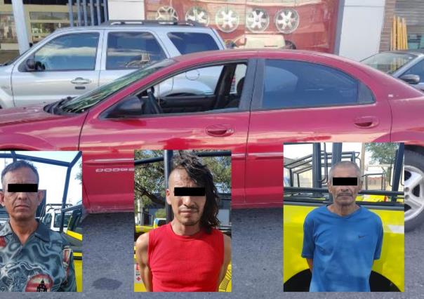 Detienen a tres hombres por tirar basura en Monterrey; los investigan por robo