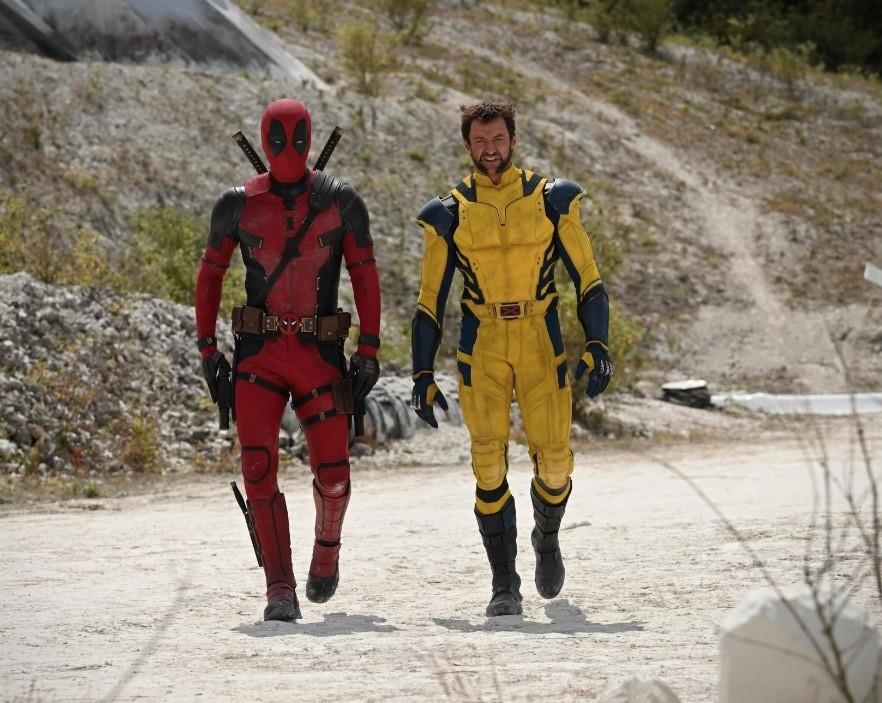 Ryan Reynolds y Hugh Jackman en el set de Deadpool 3. Foto: Especial.