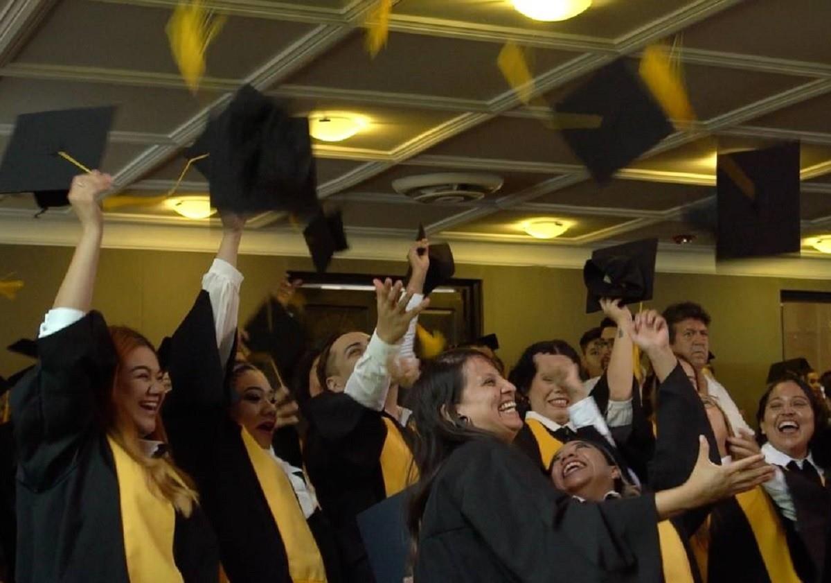 Se gradúan de prepa de la mano Igualdad e Inclusión y la UANL