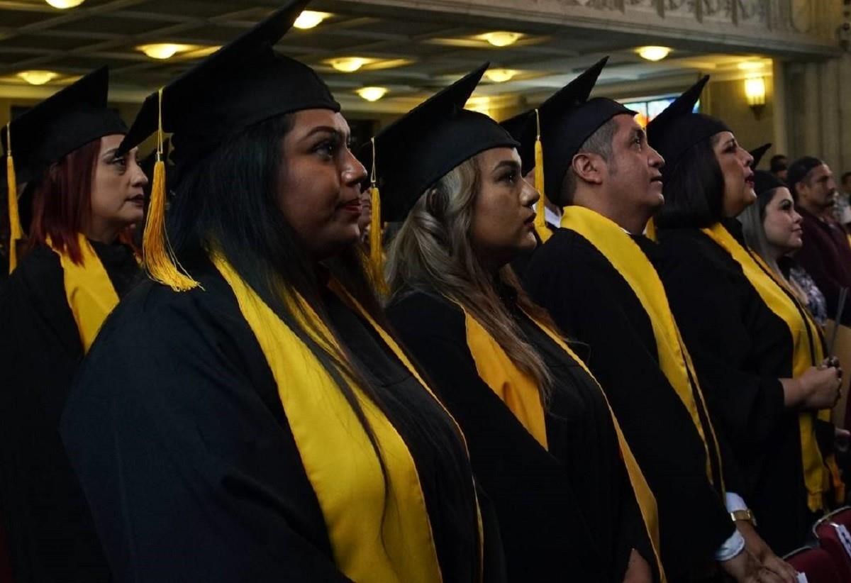 Se gradúan de prepa de la mano Igualdad e Inclusión y la UANL