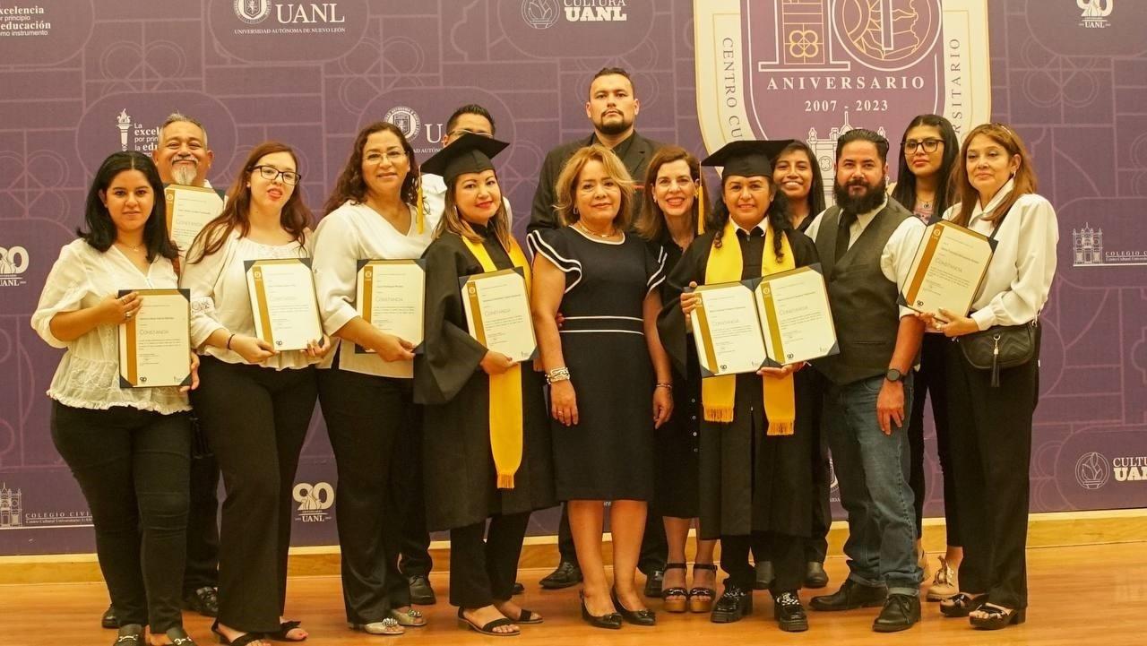 Se gradúan de prepa de la mano Igualdad e Inclusión y la UANL