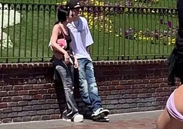 Cachan a Peso Pluma y Nicki Nicole en Disneyland