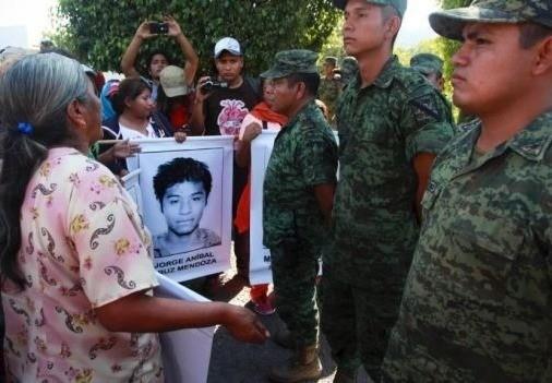 Detienen en Querétaro a exmilitar relacionado con el caso Ayotzinapa